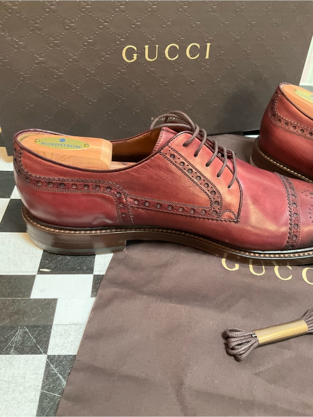 Gucci Men’s Bordeaux Leather Wingtip Oxfords - Picture 10 of 12
